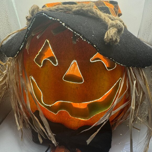 Halloween Pumpkin LED Light-Up Jack-O-Lantern With Straw Hat & Checkered Hat Dec - Picture 2 of 5